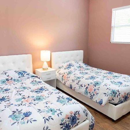 Tampa Bay Oasis Tarpon Springs Exterior foto