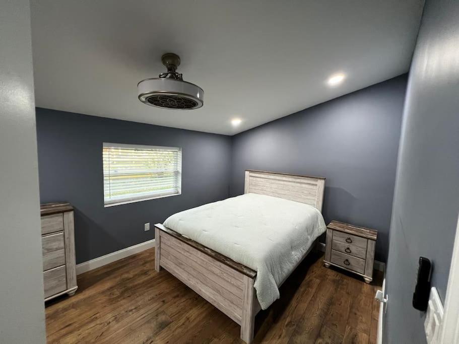 Tampa Bay Oasis Tarpon Springs Exterior foto