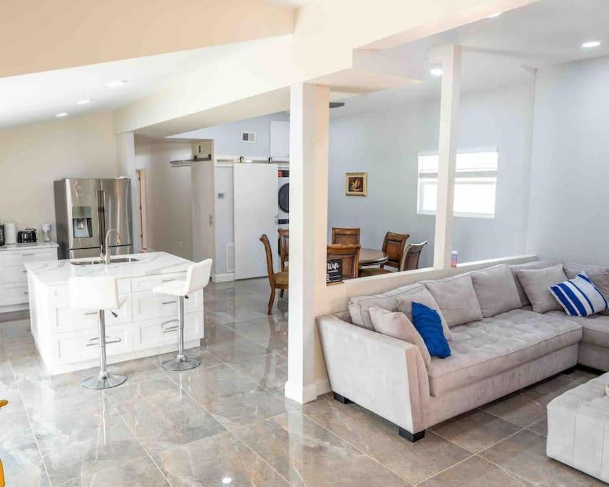 Tampa Bay Oasis Tarpon Springs Exterior foto